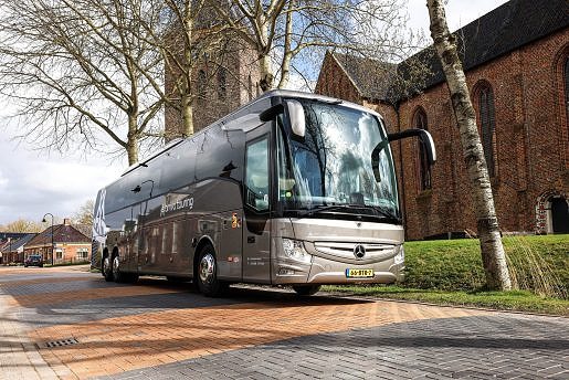 60 persoons bus