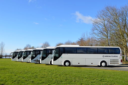 Touringcars op rij bij Arriva Touring