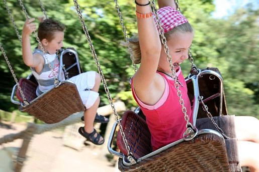 Kinderen in de zweefmolen