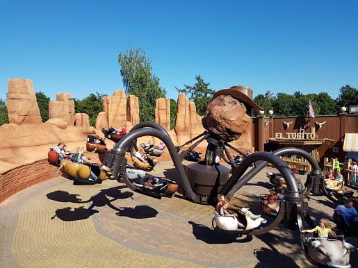 Attractiepark Slagharen ronddraaiende spin